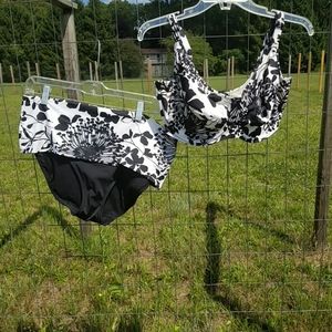 Fantasies 2xl 36H 2 piece swimsuit